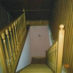 Лестница в дом из сосны в Калининграде