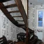 Лестница в дом из лиственницы в Калининграде